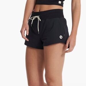 Seabreeze Short Women's Performance Short - medium black vuori